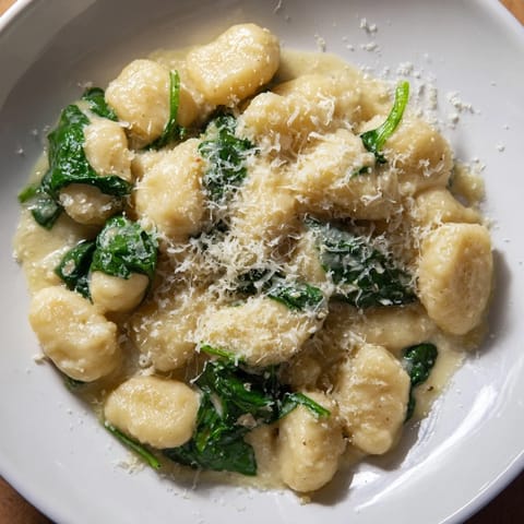 Creamy Garlic Gnocchi with Spinach